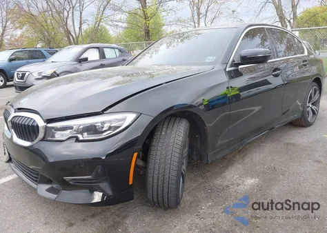 2022 BMW 330I xDrive z USA, uszkodzony, nr VIN 3MW5R7J03N8C26594